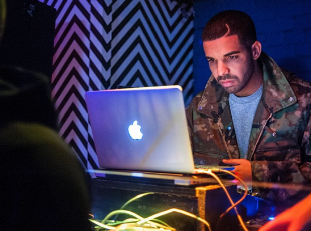 drake-on-laptop-1413370017-view-0.png